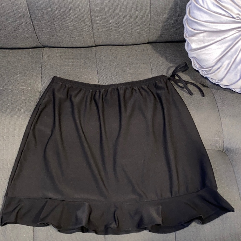 📣 SALE!! Vintage Jr’s black skirt